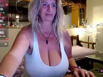 jennadeluxe from Chaturbate
