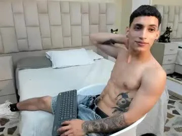 Jhoanleandro from Chaturbate