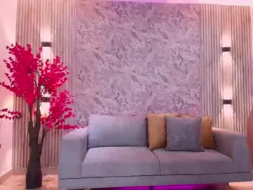 Karlie_small from Chaturbate