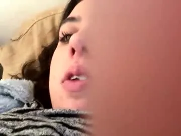 Kitty3202 from Chaturbate