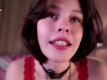 Krissyhei from Chaturbate