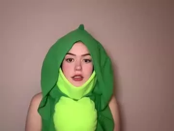 Littlesugarpea from Chaturbate