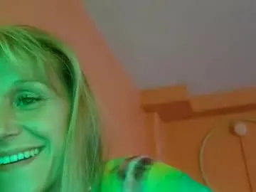 lucyvybes_and_gogert from Chaturbate is Freechat