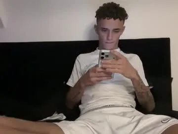 Lz_britboy from Chaturbate