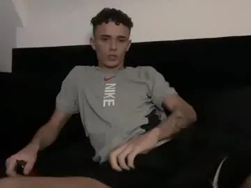 Lz_britboy from Chaturbate