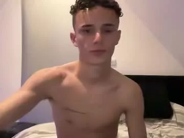 Lz_britboy from Chaturbate