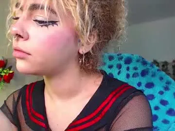 Maddiie_and_clyde from Chaturbate