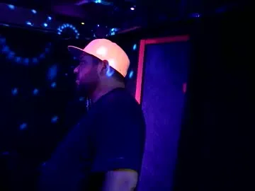 mickdollz from Chaturbate is Freechat