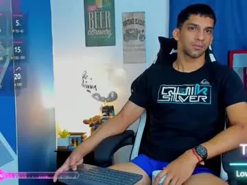 Mike_shelby21 from Chaturbate