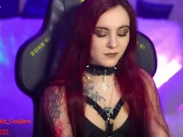 nelle_ from Chaturbate
