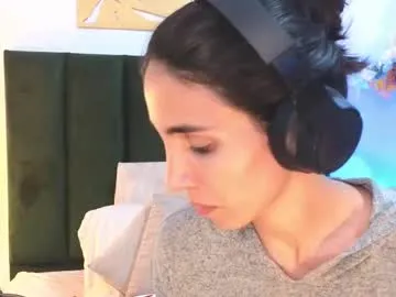 Ninacavallli from Chaturbate