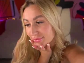 Paolamola from Chaturbate