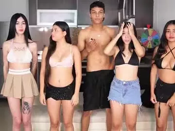 Petites_perles from Chaturbate