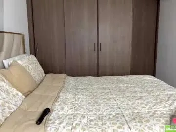 Phoenixxx69_ from Chaturbate