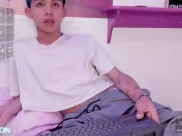 Princeapolo_anki from Chaturbate