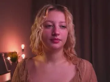 Rue_novella from Chaturbate