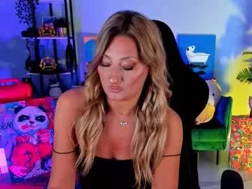 sarahholly from Chaturbate