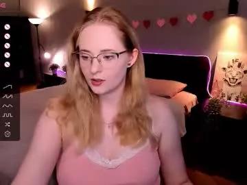 sheslinki from Chaturbate