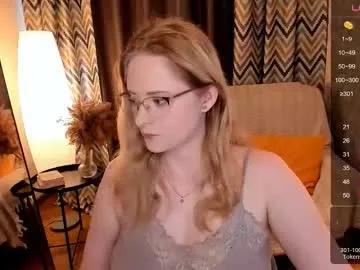 sheslinki from Chaturbate