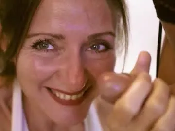 Smilinglove from Chaturbate