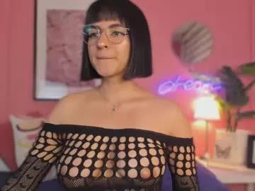 Soysaraa_ from Chaturbate