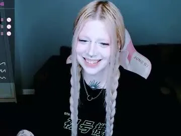 Succubus_leslie from Chaturbate