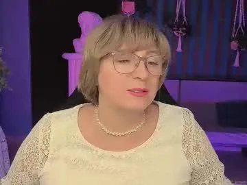 Sugarvi from Chaturbate