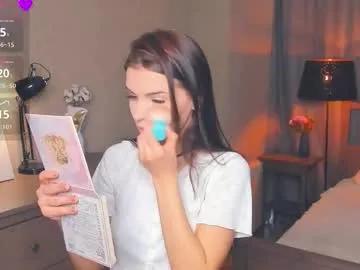 synne_glows from Chaturbate is Freechat