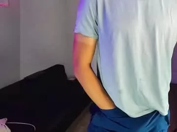 Thatguynextdoor_13 from Chaturbate