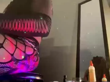 Yelladaniella from Chaturbate