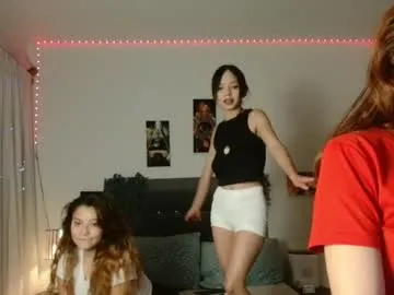 Girls: try live performances with matured performers, from dancing to quirks, in a variety of beautiful sex cams.