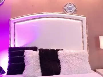 Zaragold1 from Chaturbate