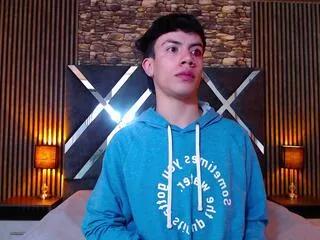 Aaron_blink from Flirt4Free