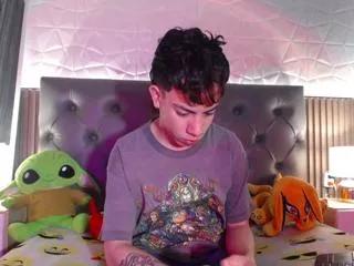 Aaron_blink from Flirt4Free