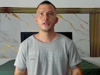 aharon_valentino from Flirt4Free is Freechat