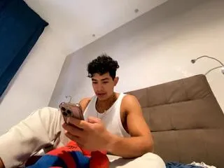 Alan_moan from Flirt4Free