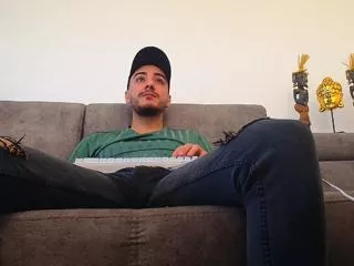 Andrew_bannerr from Flirt4Free