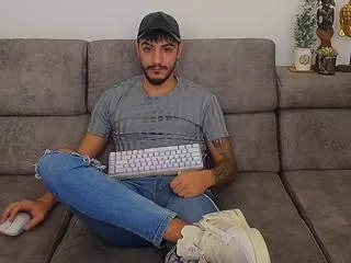 Andrew_bannerr from Flirt4Free