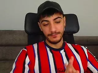 Andrew_bannerr from Flirt4Free