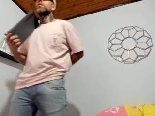 Antonio_macdaniells from Flirt4Free