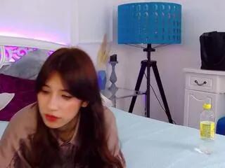 ariel_loove from Flirt4Free is Freechat