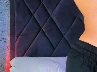 Aslan_fox from Flirt4Free