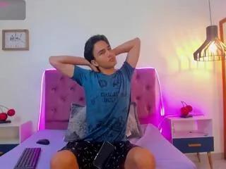 attlas_moon from Flirt4Free