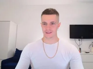 Benjamin_blue from Flirt4Free