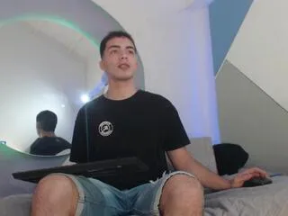 brunoo_steel from Flirt4Free is Freechat