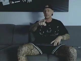 calvin_hunt from Flirt4Free is Freechat