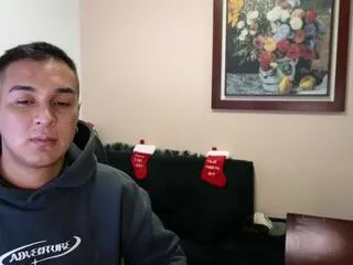 camo_thom from Flirt4Free is Freechat