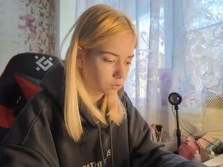 carri_baptise from Flirt4Free is Freechat