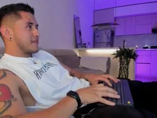 Chris_skyle from Flirt4Free