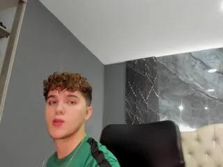 damian_klart from Flirt4Free is Freechat